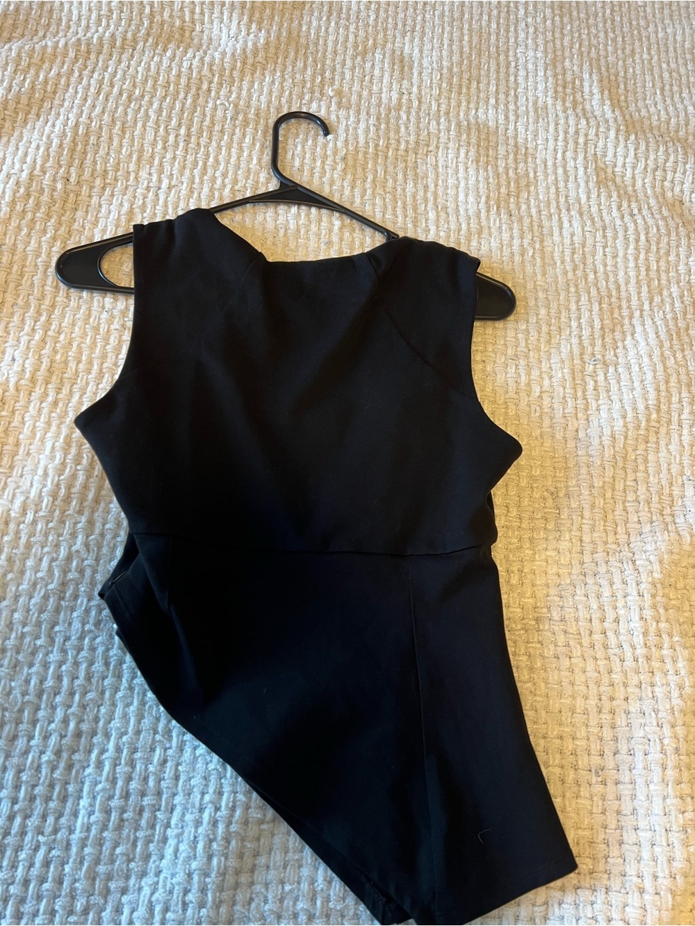 Lovers + Friends Penn Top in Black - Picture 7 of 8